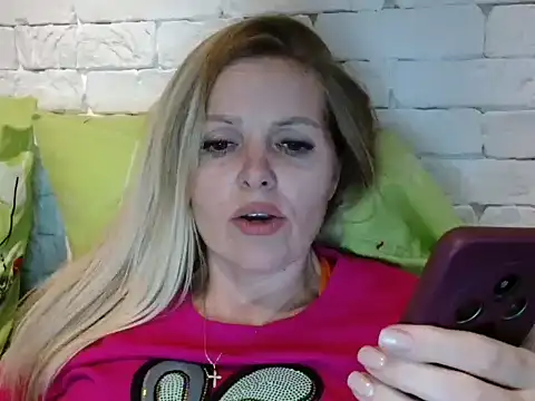 Snapshot of Angel_girllovemy chatting on 09-17-25, 02:08 Angel girllovemy online show from 09-17-25, 02:08