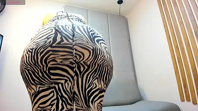 AlishaPalmer online show from 11-15-25, 12:23