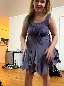 Demure Whore online show from 10-28-25, 09:13