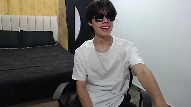 Elio-cam online show from 01-20-25, 09:32