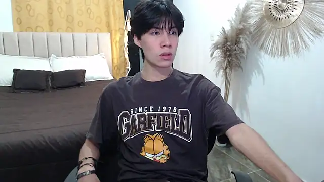 Elio-cam online show from 11-21-25, 04:33