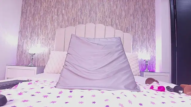 raven lilith  online show from 11-12-25, 03:18