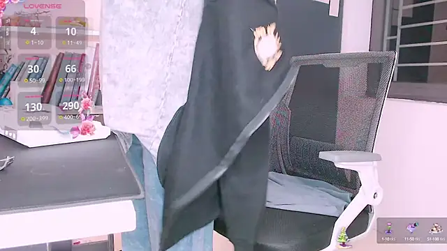 Shyn   online show from 12-22-24, 04:06