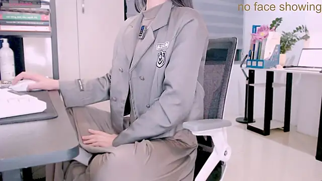 Shyn   online show from 11-29-25, 05:05