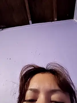 Snapshot of lady- chatting on 03-25-26, 03:12 lady- online show from 03-25-26, 03:12