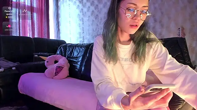 Snapshot of Milena_joline chatting on 02-19-25, 06:55 Milena joline online show from 02-19-25, 06:55