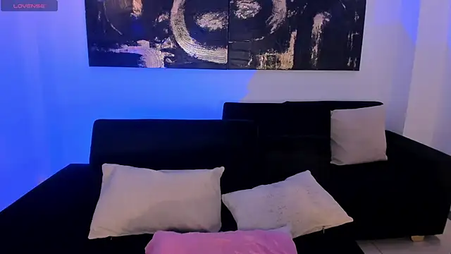 LindseyCox online show from 02-07-25, 07:49