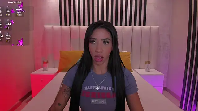 LindseyCox online show from 11-08-25, 04:34