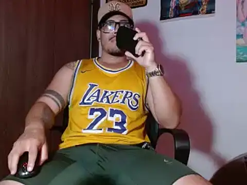 Snapshot of Danielsbigcum chatting on 10-26-25, 06:19 Danielsbigcum online show from 10-26-25, 06:19