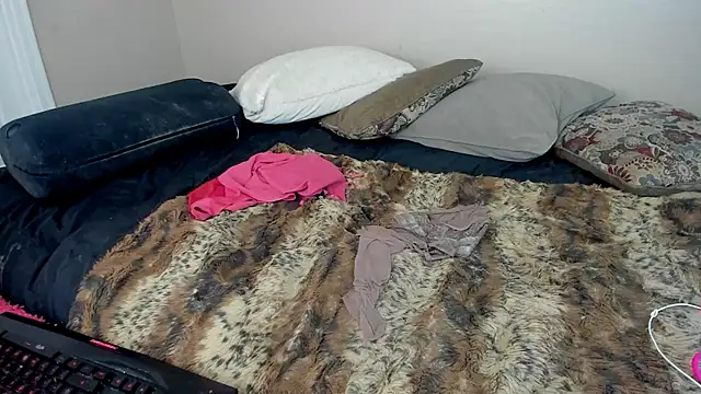 Lourdesnoirxh online show from 09-18-25, 02:57