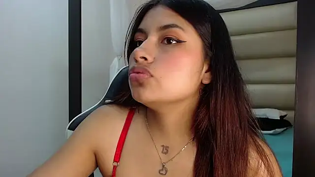 Snapshot of ChantalPetit chatting on 09-09-25, 06:07 ChantalPetit online show from 09-09-25, 06:07