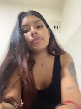 Snapshot of ChantalPetit chatting on 10-26-25, 04:29 ChantalPetit online show from 10-26-25, 04:29