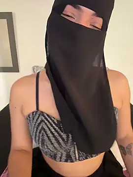 Snapshot of radiagazali chatting on 03-12-26, 06:03 radiagazali online show from 03-12-26, 06:03