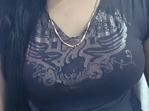 Snapshot of Your_wild_Dia chatting on 02-15-25, 01:16 Your wild Dia online show from 02-15-25, 01:16
