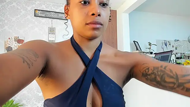 kelly thomson online show from 09-25-25, 02:32