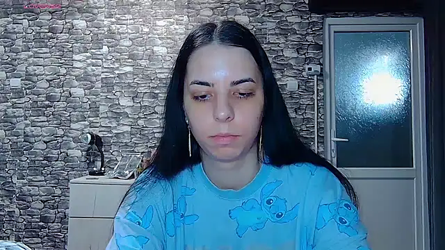 Snapshot of _Mari____ chatting on 03-17-26, 08:28 Mari online show from 03-17-26, 08:28