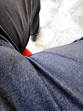 chaunguyen1993 online show from 12-20-25, 01:12