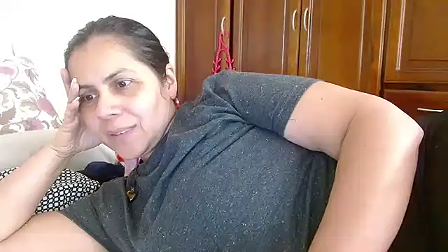 Sara Brandon online show from 09-17-25, 06:31