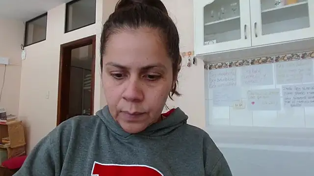 Sara Brandon online show from 09-18-25, 04:31