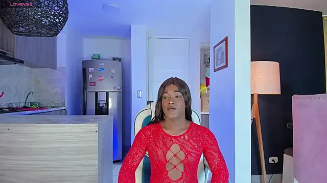 Snapshot of SammyGirlTS chatting on 10-08-25, 04:37 SammyGirlTS online show from 10-08-25, 04:37