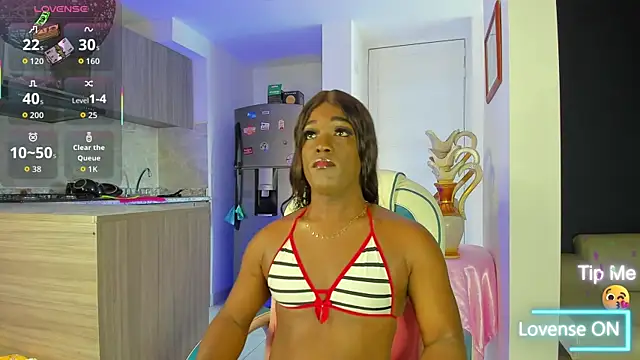 Snapshot of SammyGirlTS chatting on 10-26-25, 02:45 SammyGirlTS online show from 10-26-25, 02:45