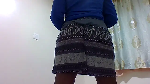 sweetelle09 online show from 06-15-26, 04:58