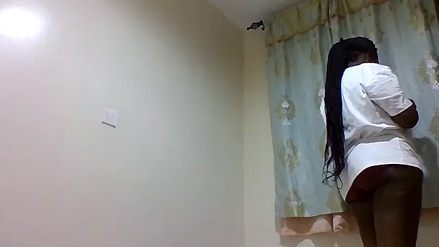 sweetelle09 online show from 06-20-26, 04:54