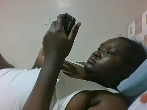 queen aria19 online show from 12-15-25, 06:28