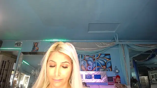 ADRIANNA FOX online show from 01-24-25, 01:25