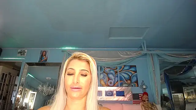 ADRIANNA FOX online show from 01-31-25, 10:42