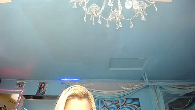 ADRIANNA FOX online show from 02-04-25, 07:00