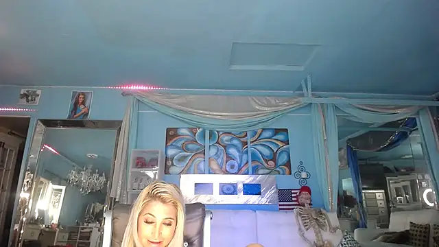 ADRIANNA FOX online show from 02-08-25, 06:43