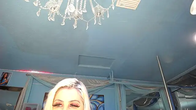 ADRIANNA FOX online show from 09-16-25, 05:19