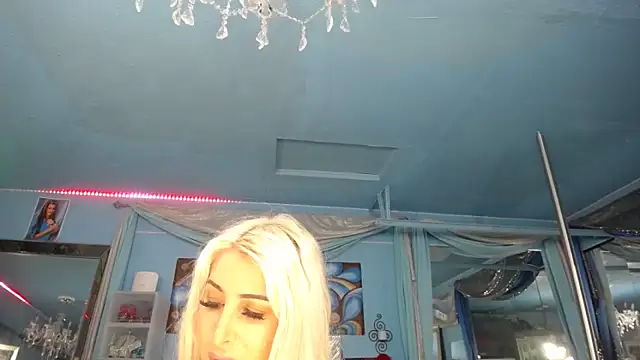 ADRIANNA FOX online show from 05-02-26, 10:31