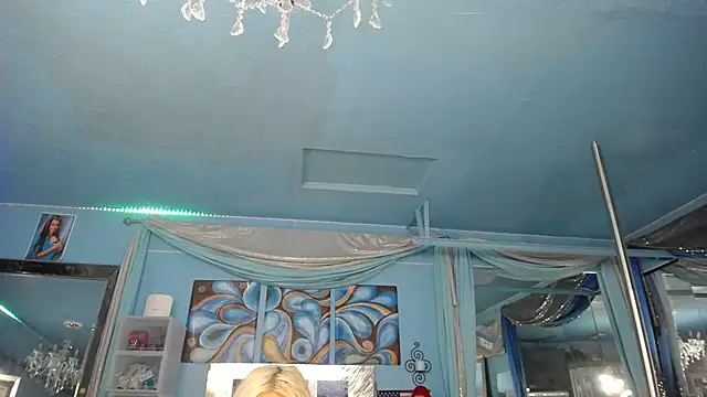 ADRIANNA FOX online show from 05-10-26, 11:10