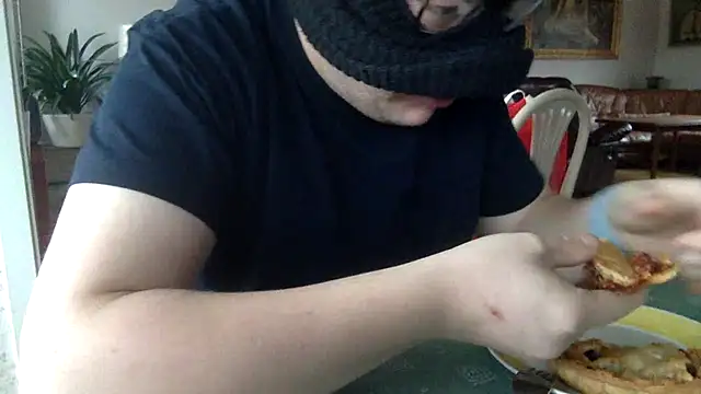 Snapshot of hamstergrabben chatting on 02-25-25, 12:34 hamstergrabben online show from 02-25-25, 12:34