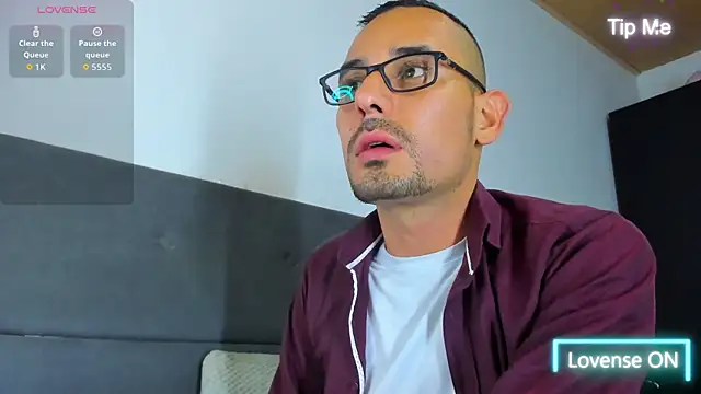 jhonyalzate2 online show from 09-30-25, 03:33