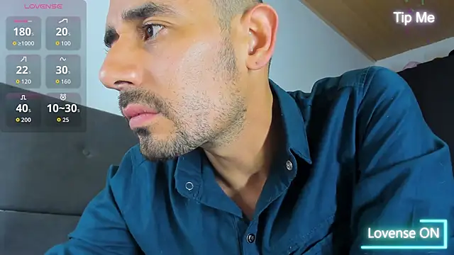 jhonyalzate2 online show from 10-05-25, 12:53