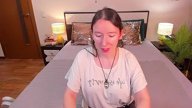 Snapshot of CatherineWalls chatting on 05-11-26, 04:40 CatherineWalls online show from 05-11-26, 04:40