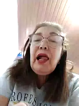 Vicky Rosse online show from 12-16-24, 04:49