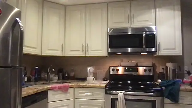 BigGuyMuscle online show from 12-17-25, 10:10