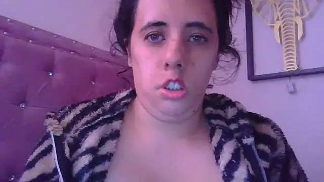 annarose19 online show from 01-17-26, 07:39