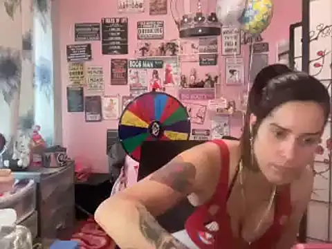 Snapshot of latinacubana chatting on 12-28-24, 05:14 latinacubana online show from 12-28-24, 05:14