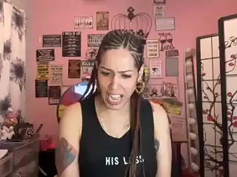 Snapshot of latinacubana chatting on 01-12-25, 11:28 latinacubana online show from 01-12-25, 11:28