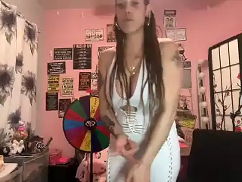 Snapshot of latinacubana chatting on 01-13-25, 03:45 latinacubana online show from 01-13-25, 03:45