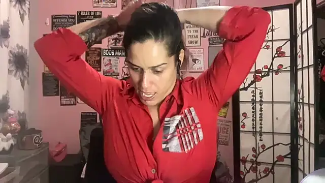 Snapshot of latinacubana chatting on 02-16-25, 03:58 latinacubana online show from 02-16-25, 03:58