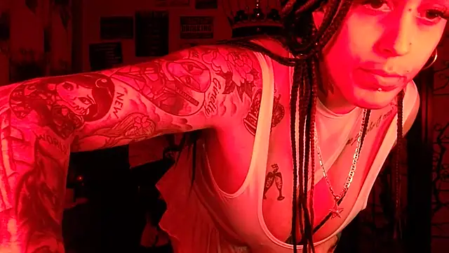 Snapshot of latinacubana chatting on 04-04-26, 07:06 latinacubana online show from 04-04-26, 07:06