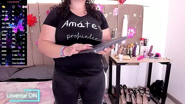 Snapshot of Zaly_mature chatting on 09-18-25, 09:17 Zaly mature online show from 09-18-25, 09:17