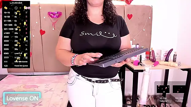 Snapshot of Zaly_mature chatting on 10-10-25, 02:21 Zaly mature online show from 10-10-25, 02:21