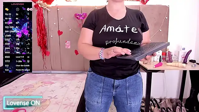 Snapshot of Zaly_mature chatting on 10-17-25, 02:04 Zaly mature online show from 10-17-25, 02:04